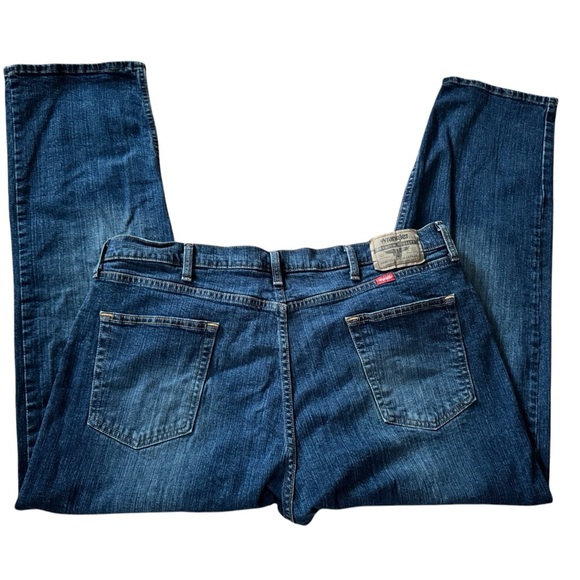 Wrangler Relaxed Fit Denim Jeans Dark Wash Men Size 40X29 EUC - Picture 1 of 4